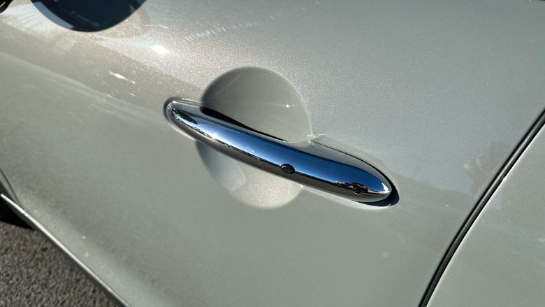 MINI Hatchback 1.5 Cooper Classic 5dr Auto Petrol Hatchback